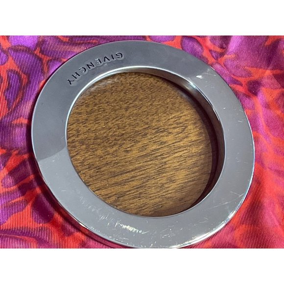 GIVENCHY Logo Eyelet Silk Twill Scarf In Red 26x27 with ring - Picture 15 of 16